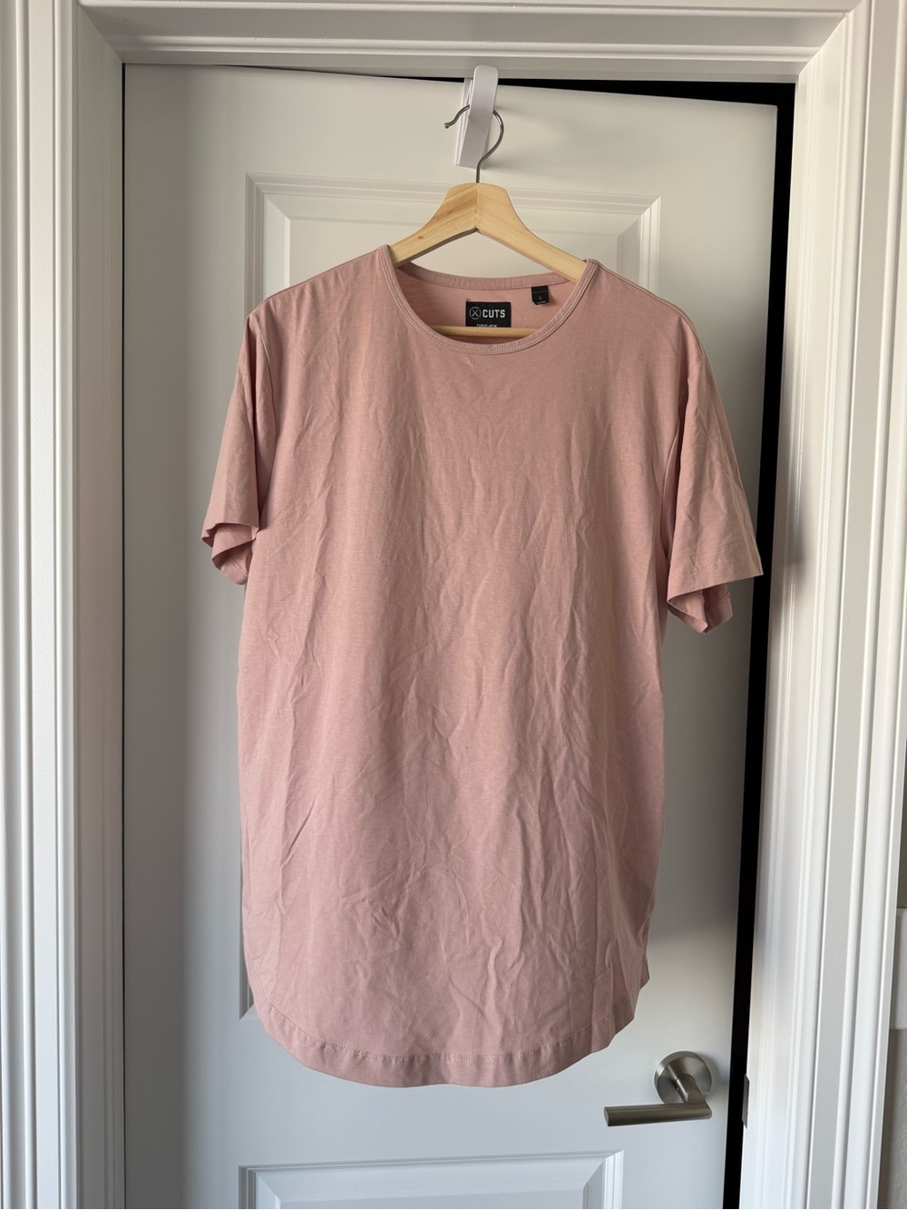 Cuts Clothing Men's Short Sleeve Crew Tee in Dusty Rose